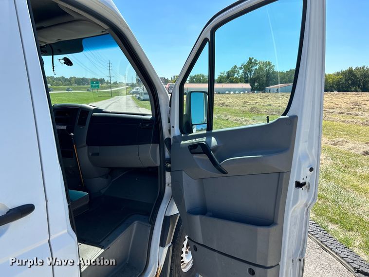 image for item NL9600 2014 Mercedes Benz Sprinter 2500  delivery van