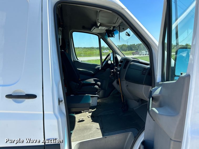 image for item NL9600 2014 Mercedes Benz Sprinter 2500  delivery van