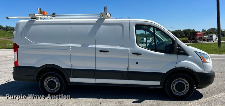 image for item NL9601 2015 Ford Transit 150  van