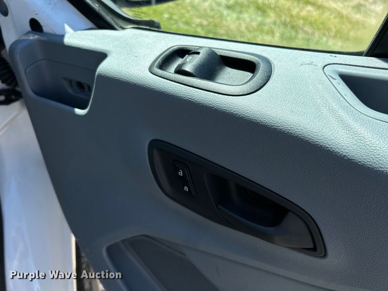 image for item NL9601 2015 Ford Transit 150  van