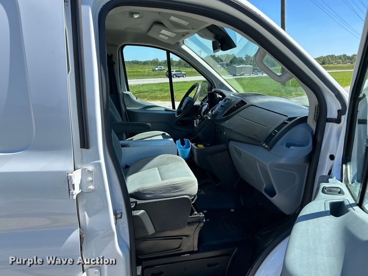 image for item NL9601 2015 Ford Transit 150  van