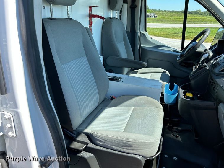image for item NL9601 2015 Ford Transit 150  van