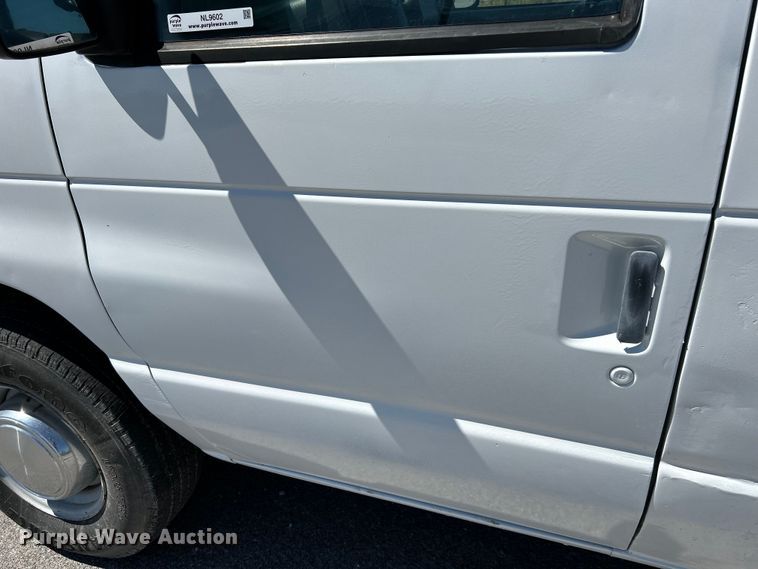 image for item NL9602 2005 Ford E-250  van