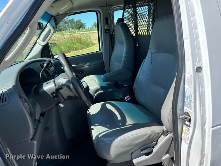 image for item NL9602 2005 Ford E-250  van