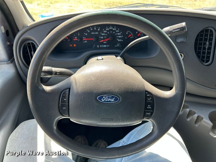 image for item NL9602 2005 Ford E-250  van