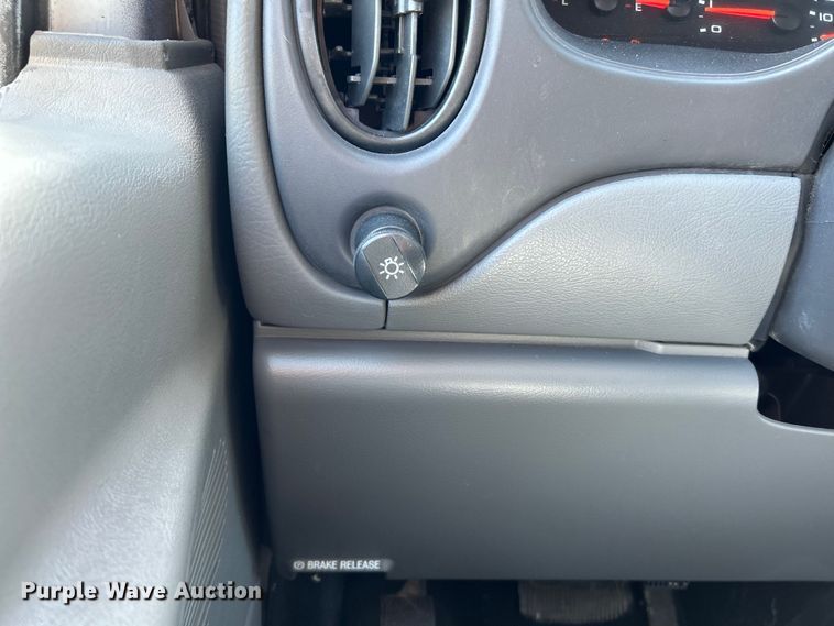 image for item NL9602 2005 Ford E-250  van