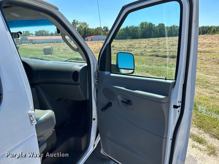 image for item NL9602 2005 Ford E-250  van