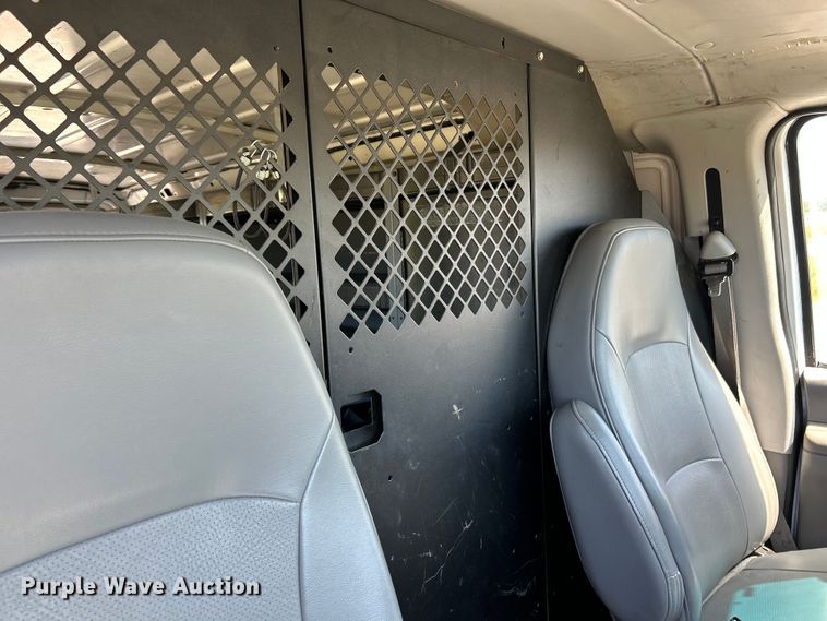 image for item NL9602 2005 Ford E-250  van