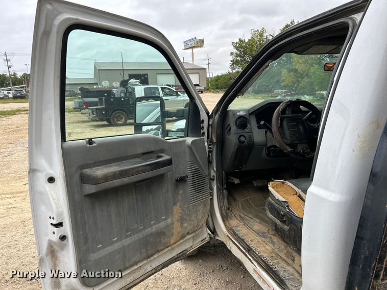 image for item NL9607 2012 Ford F550 Super Duty XL  flatbed truck