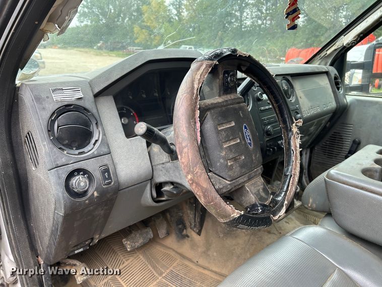 image for item NL9607 2012 Ford F550 Super Duty XL  flatbed truck