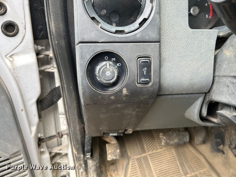 image for item NL9607 2012 Ford F550 Super Duty XL  flatbed truck