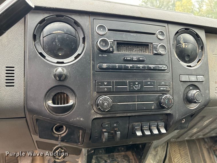 image for item NL9607 2012 Ford F550 Super Duty XL  flatbed truck