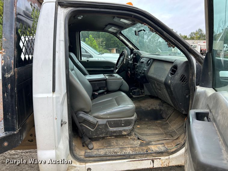 image for item NL9607 2012 Ford F550 Super Duty XL  flatbed truck