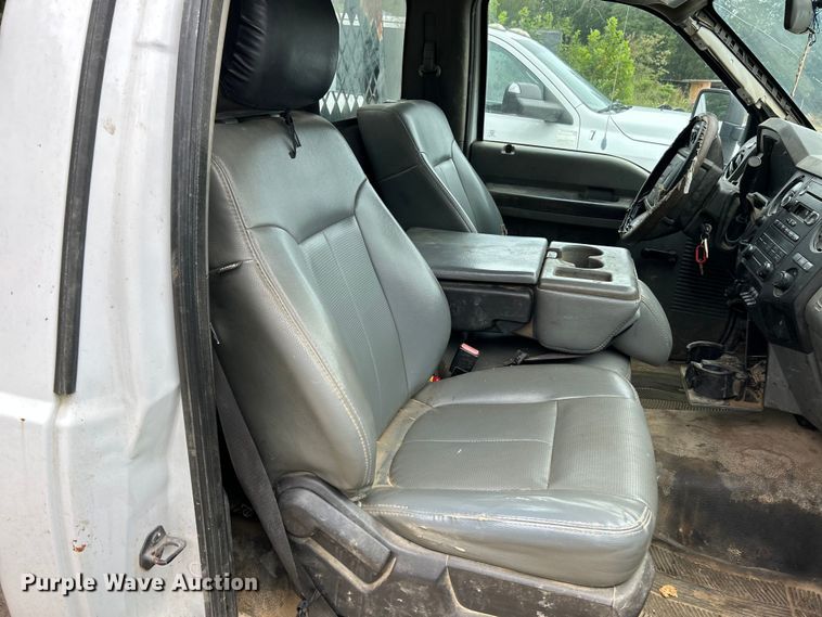 image for item NL9607 2012 Ford F550 Super Duty XL  flatbed truck