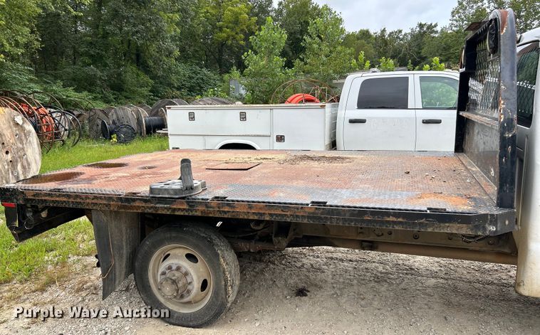 image for item NL9607 2012 Ford F550 Super Duty XL  flatbed truck