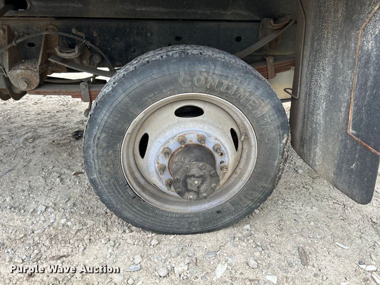 image for item NL9607 2012 Ford F550 Super Duty XL  flatbed truck