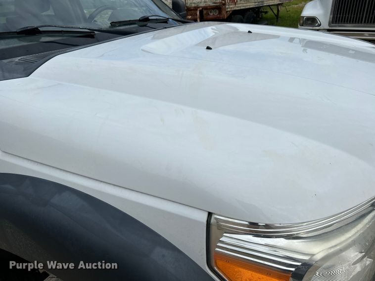 image for item NL9609 2012 Ford F550 Super Duty XL  flatbed truck