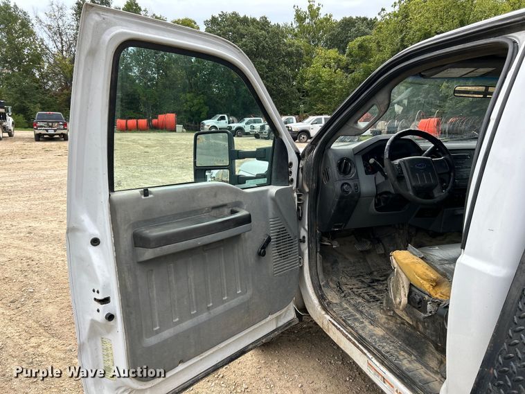 image for item NL9609 2012 Ford F550 Super Duty XL  flatbed truck