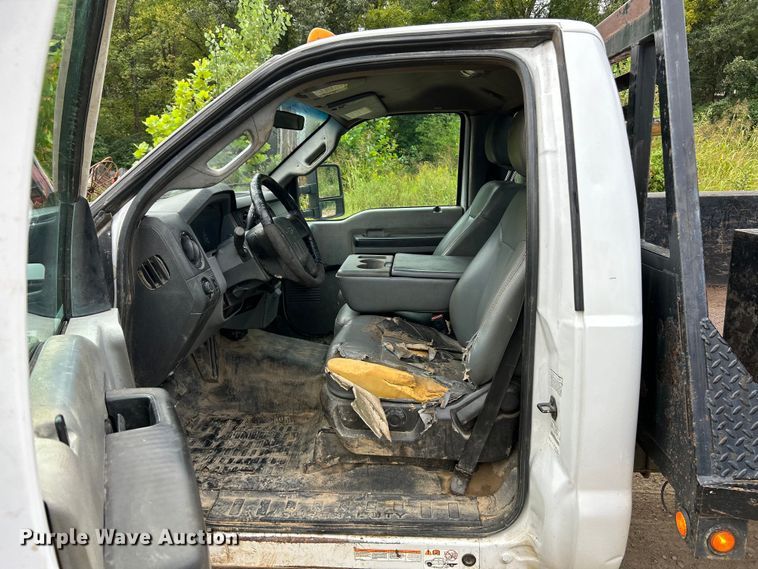 image for item NL9609 2012 Ford F550 Super Duty XL  flatbed truck