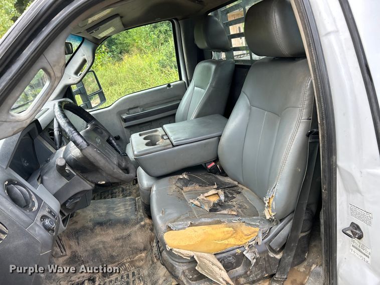 image for item NL9609 2012 Ford F550 Super Duty XL  flatbed truck