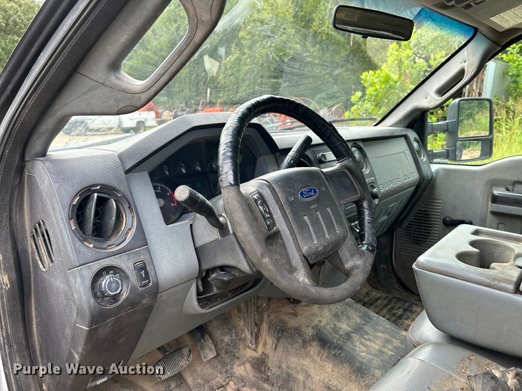 image for item NL9609 2012 Ford F550 Super Duty XL  flatbed truck