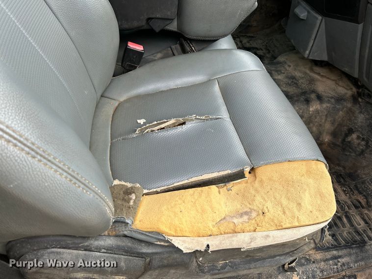 image for item NL9609 2012 Ford F550 Super Duty XL  flatbed truck