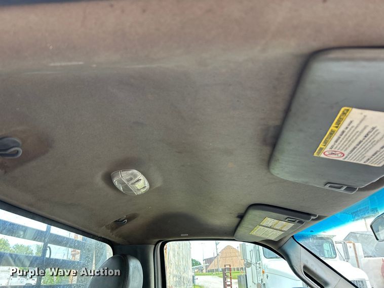 image for item NL9609 2012 Ford F550 Super Duty XL  flatbed truck