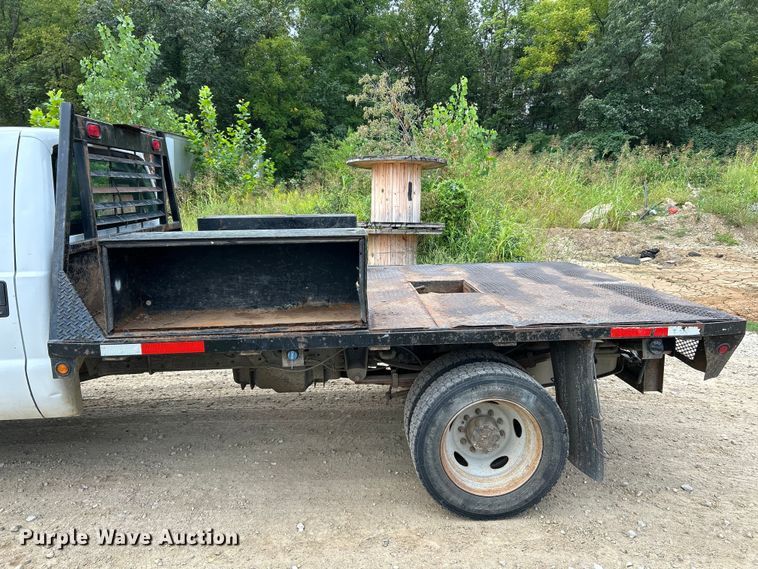 image for item NL9609 2012 Ford F550 Super Duty XL  flatbed truck