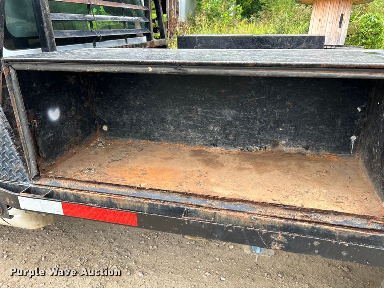 image for item NL9609 2012 Ford F550 Super Duty XL  flatbed truck