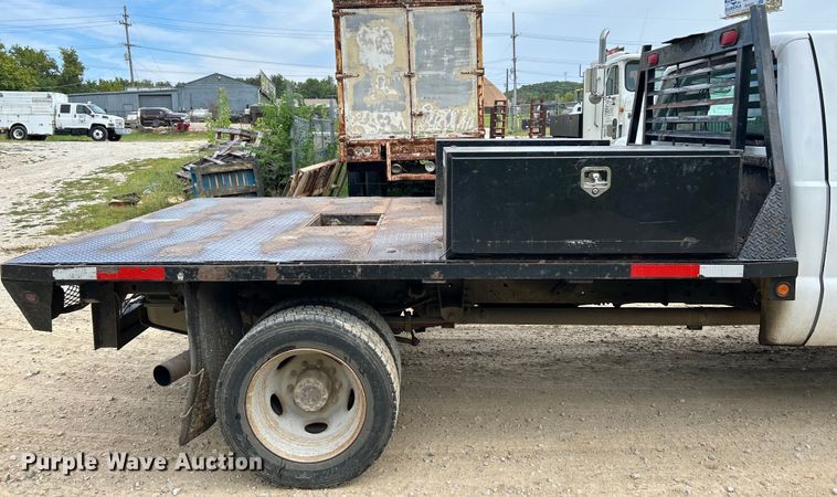 image for item NL9609 2012 Ford F550 Super Duty XL  flatbed truck