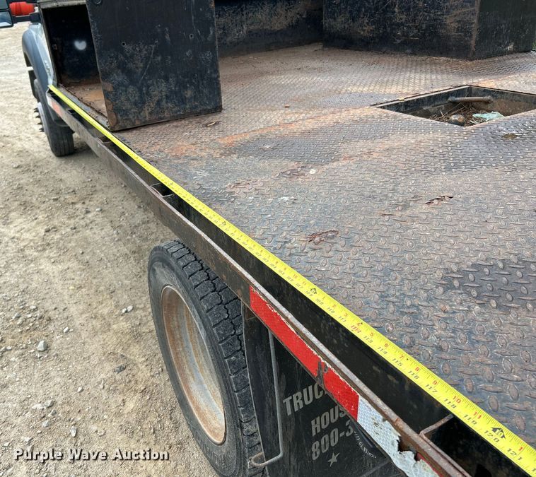 image for item NL9609 2012 Ford F550 Super Duty XL  flatbed truck