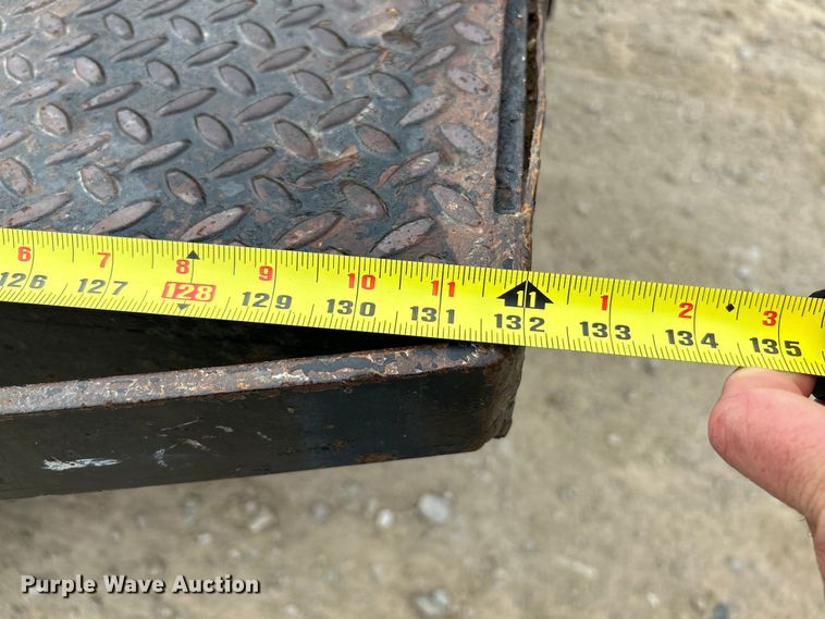 image for item NL9609 2012 Ford F550 Super Duty XL  flatbed truck