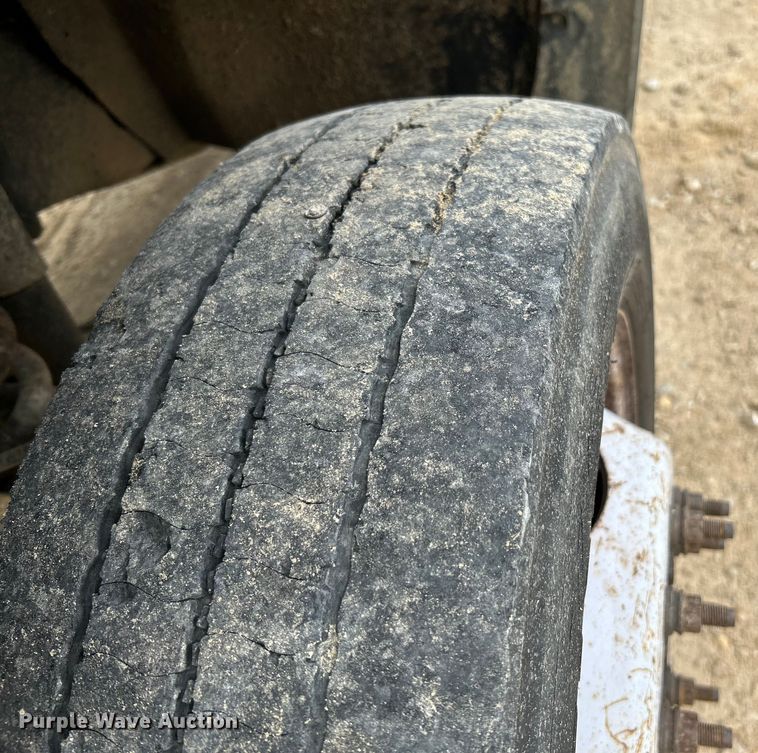 image for item NL9609 2012 Ford F550 Super Duty XL  flatbed truck