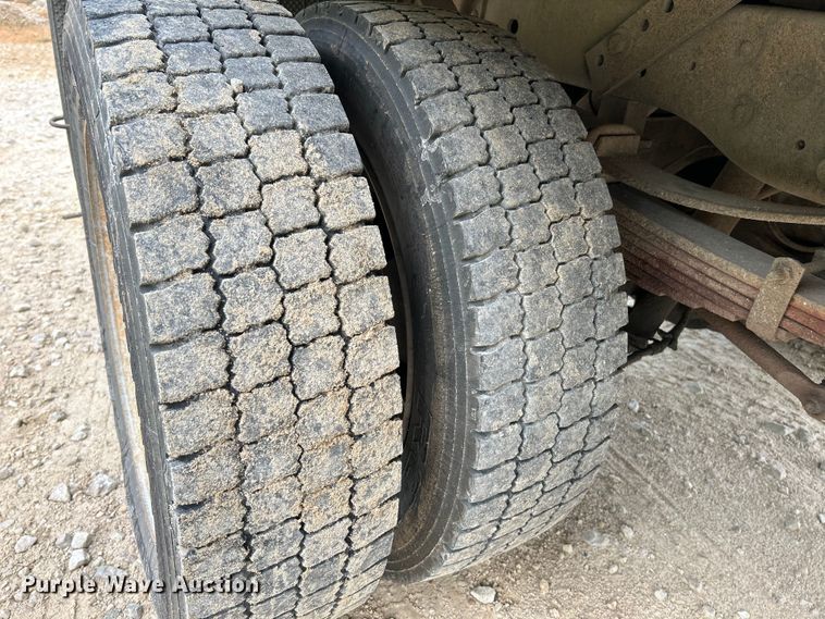 image for item NL9609 2012 Ford F550 Super Duty XL  flatbed truck