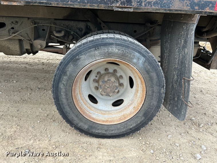 image for item NL9609 2012 Ford F550 Super Duty XL  flatbed truck