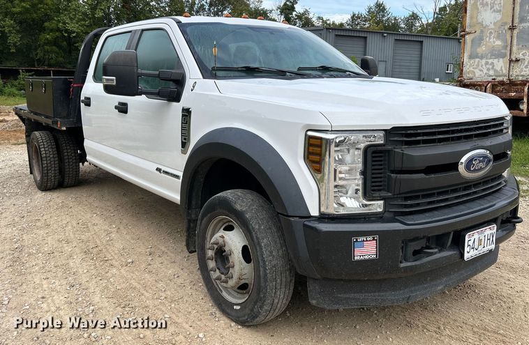 image for item NL9610 2018 Ford F550 Super Duty XL  Crew Cab flatbed truck