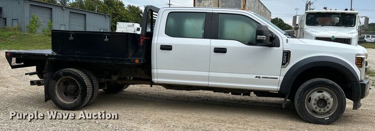 image for item NL9610 2018 Ford F550 Super Duty XL  Crew Cab flatbed truck