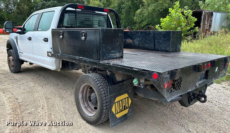 image for item NL9610 2018 Ford F550 Super Duty XL  Crew Cab flatbed truck