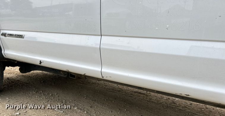 image for item NL9610 2018 Ford F550 Super Duty XL  Crew Cab flatbed truck