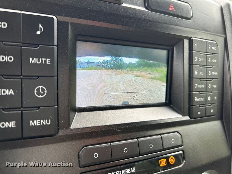 image for item NL9610 2018 Ford F550 Super Duty XL  Crew Cab flatbed truck