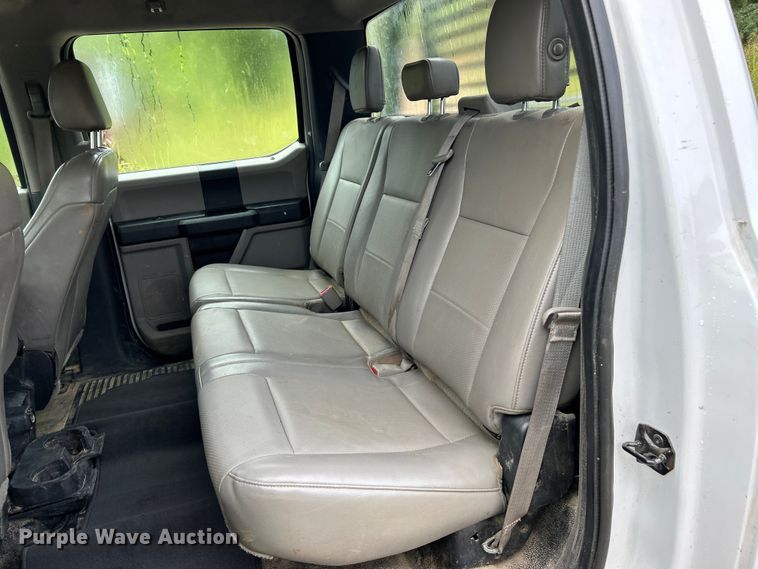 image for item NL9610 2018 Ford F550 Super Duty XL  Crew Cab flatbed truck