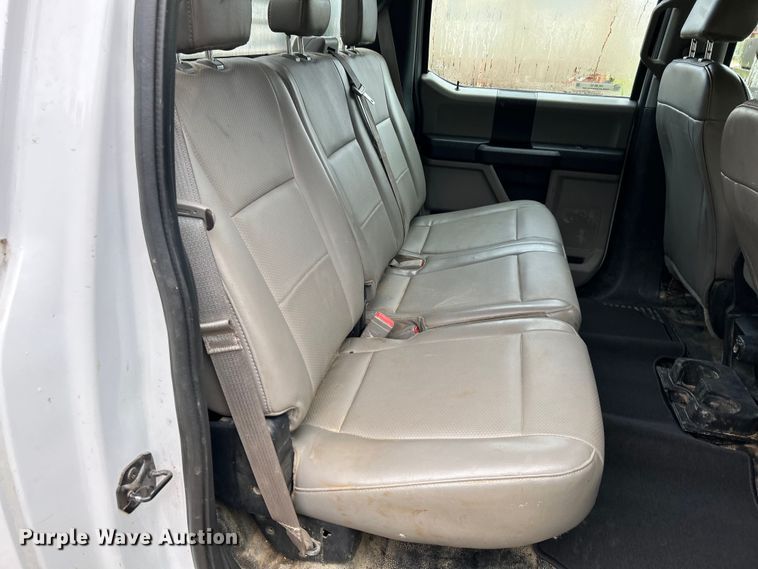 image for item NL9610 2018 Ford F550 Super Duty XL  Crew Cab flatbed truck