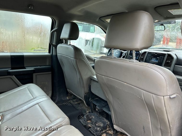 image for item NL9610 2018 Ford F550 Super Duty XL  Crew Cab flatbed truck