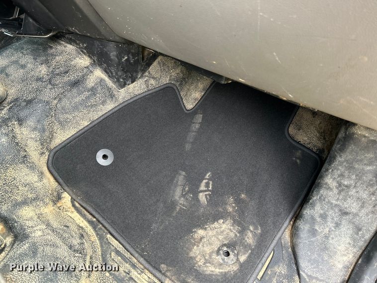 image for item NL9610 2018 Ford F550 Super Duty XL  Crew Cab flatbed truck