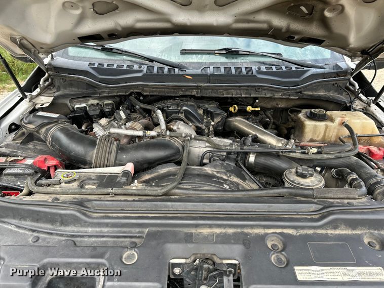 image for item NL9610 2018 Ford F550 Super Duty XL  Crew Cab flatbed truck