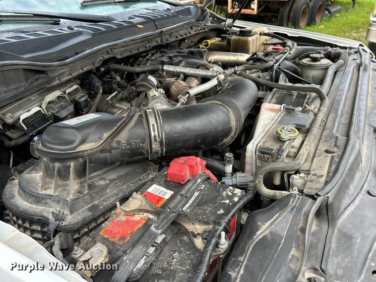 image for item NL9610 2018 Ford F550 Super Duty XL  Crew Cab flatbed truck