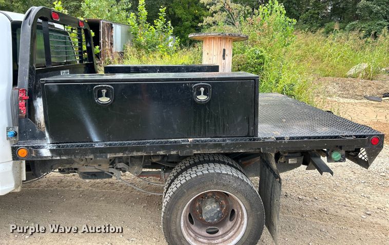 image for item NL9610 2018 Ford F550 Super Duty XL  Crew Cab flatbed truck