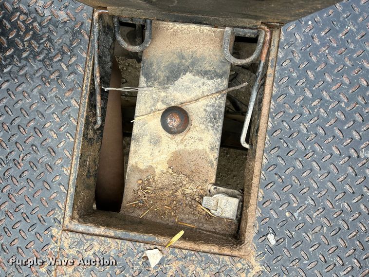 image for item NL9610 2018 Ford F550 Super Duty XL  Crew Cab flatbed truck