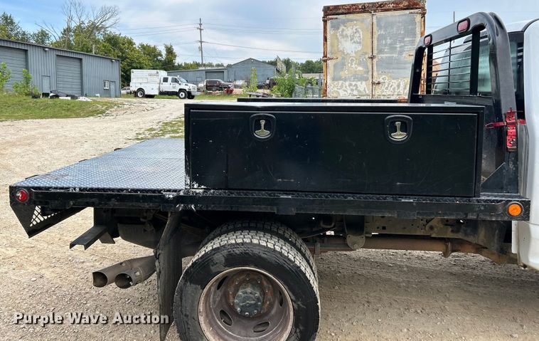 image for item NL9610 2018 Ford F550 Super Duty XL  Crew Cab flatbed truck