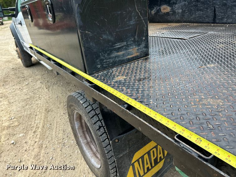 image for item NL9610 2018 Ford F550 Super Duty XL  Crew Cab flatbed truck